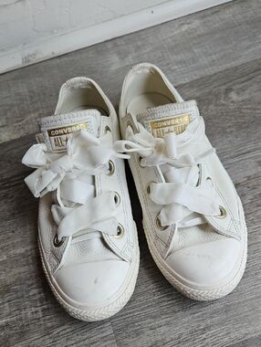 Converse White Leather Sneakers Wide Satin/Velvet Laces-Womans 5.5 (36) Kids 4
